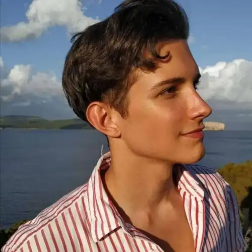 6686体育平台海外作者Isabelle