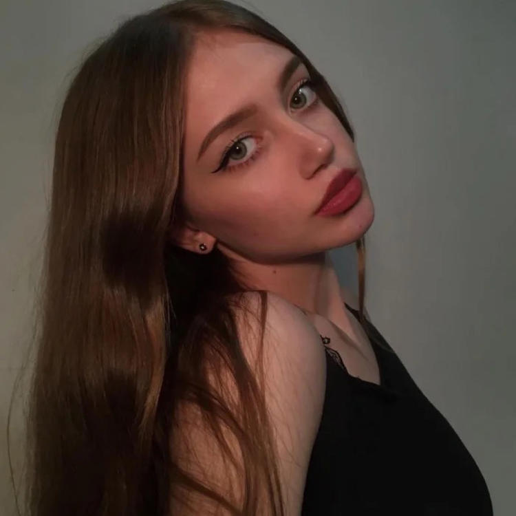 6686体育平台初级作者Naomi