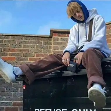 6686体育平台特邀作者玉砌似画染