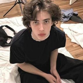 6686体育平台铁牌作者Malachi