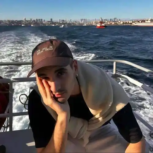 6686体育平台铜牌作者Sadie