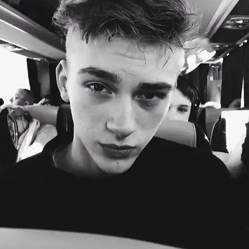 6686体育平台铜牌作者Gary