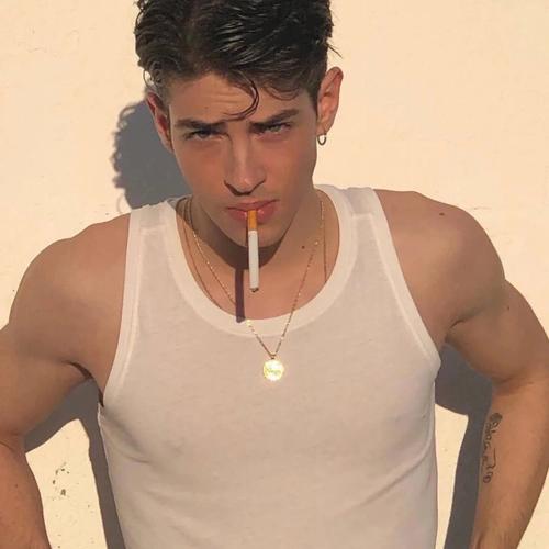 6686体育平台铁牌作者Logan